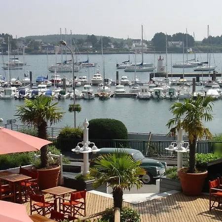 Le Petit Des Hortensias Otel