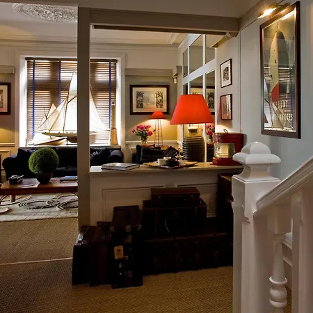 Le Petit Des Hortensias Otel 3*